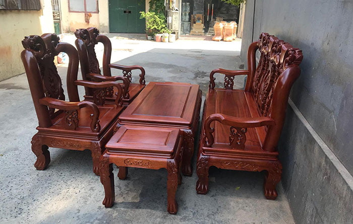 nội thất được sản xuất bằng gỗ gụ