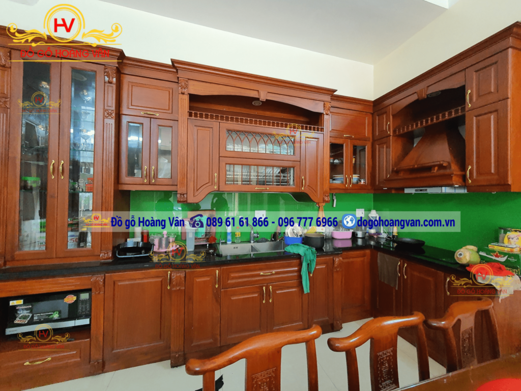 Tủ bếp gỗ tự nhiên