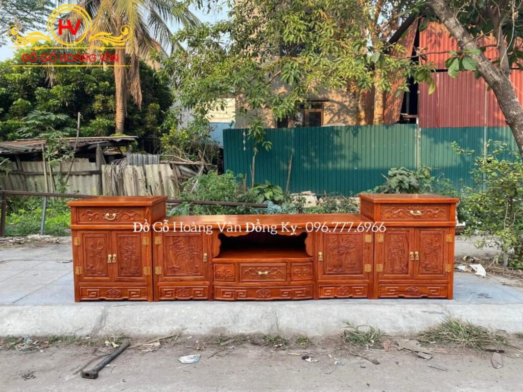 Chọn kích thước kệ tivi gỗ tự nhiên phù hợp với diện tích phòng khách