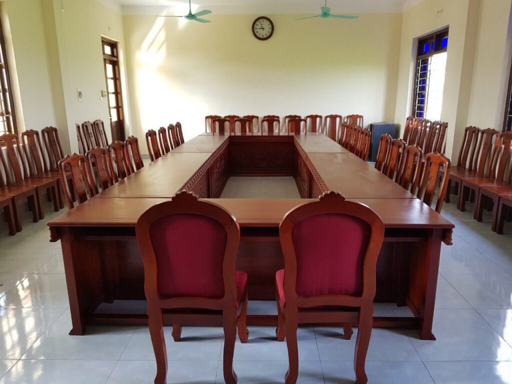 Top 10 mẫu bàn ghế gỗ cao cấp giúp không gian thêm phần sang trọng đẳng cấp
